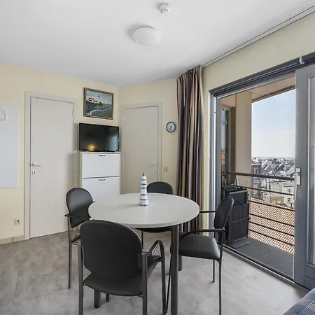 Spacious Near Seafront Daire